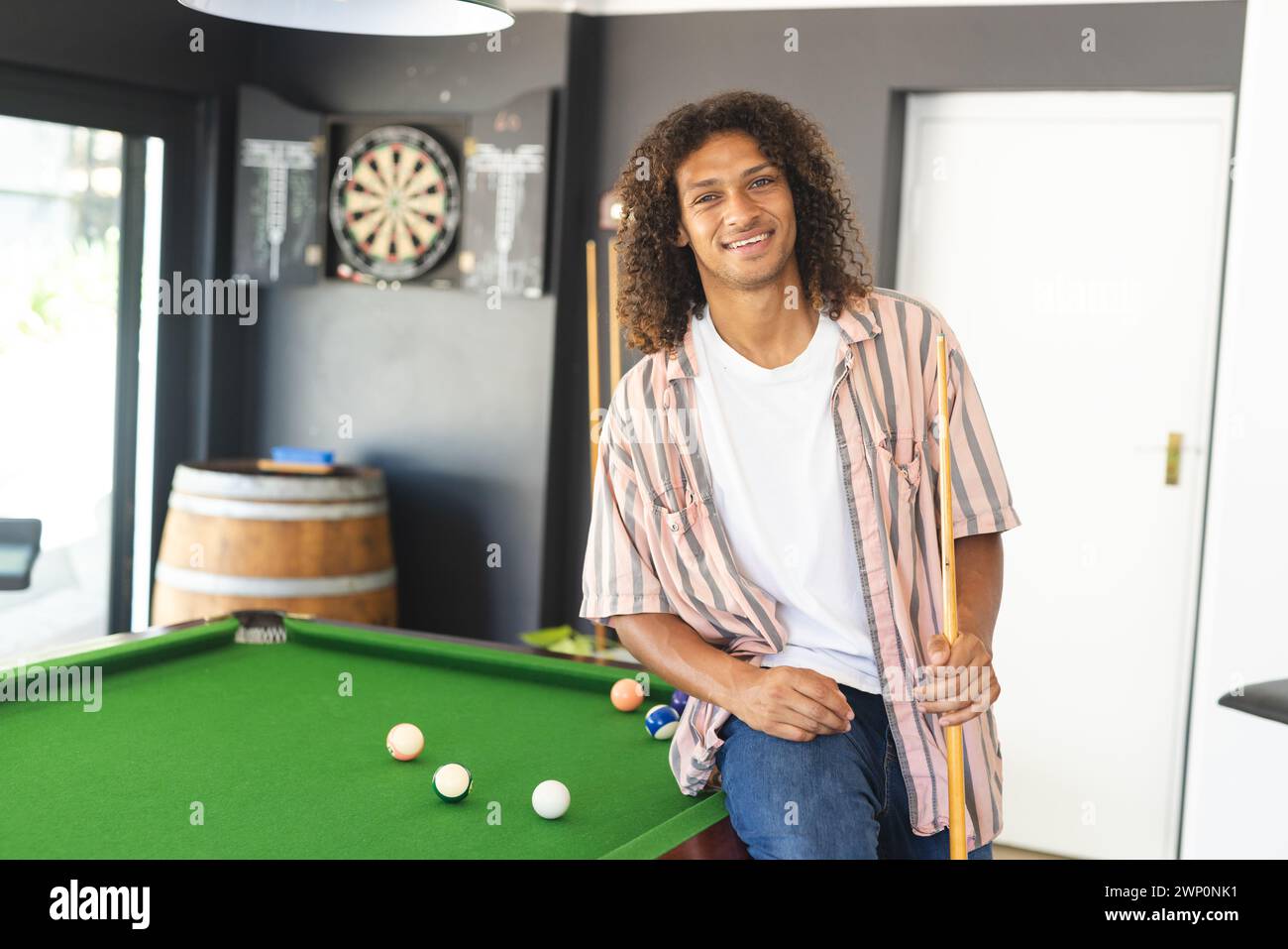 Man At Pool Table Young man standing at pool table hi-res stock photography and images ...