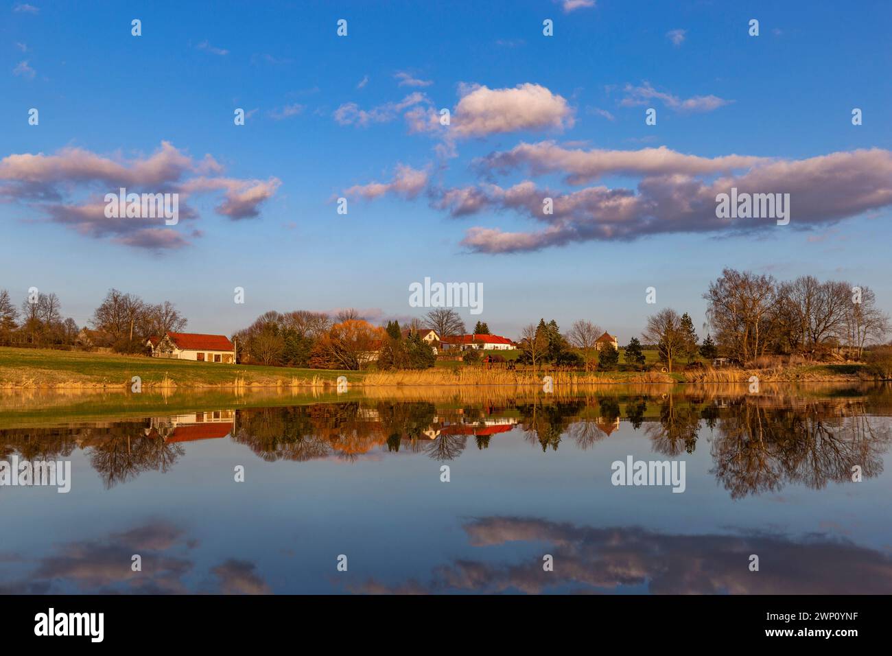 Village at a lake hi-res stock photography and images - Alamy