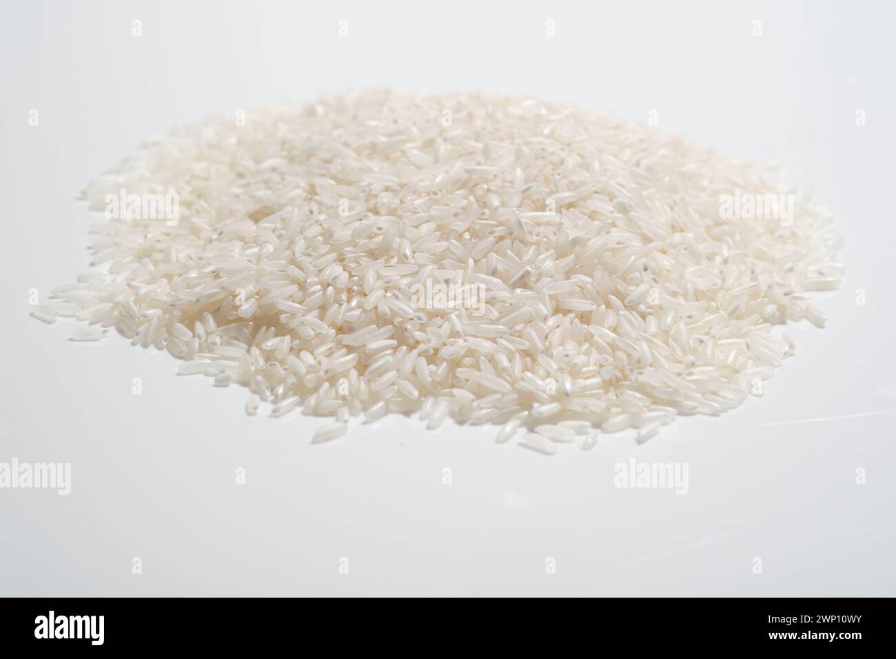 Short grains uncooked white hi-res stock photography and images - Alamy