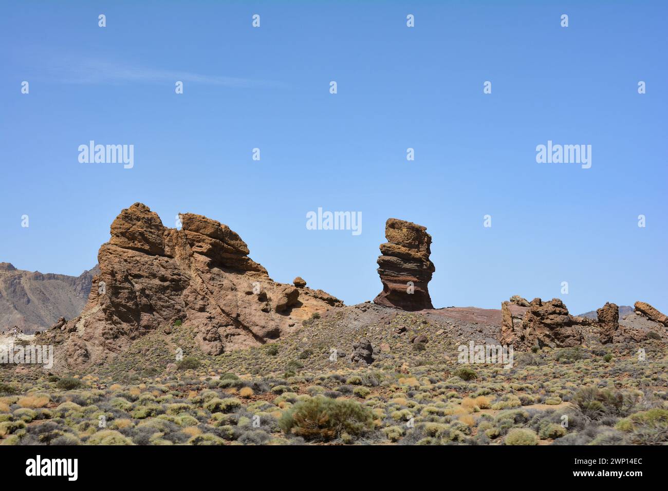 The bizarrely shaped Roque Cinchado rock of volcanic rock in Teide ...