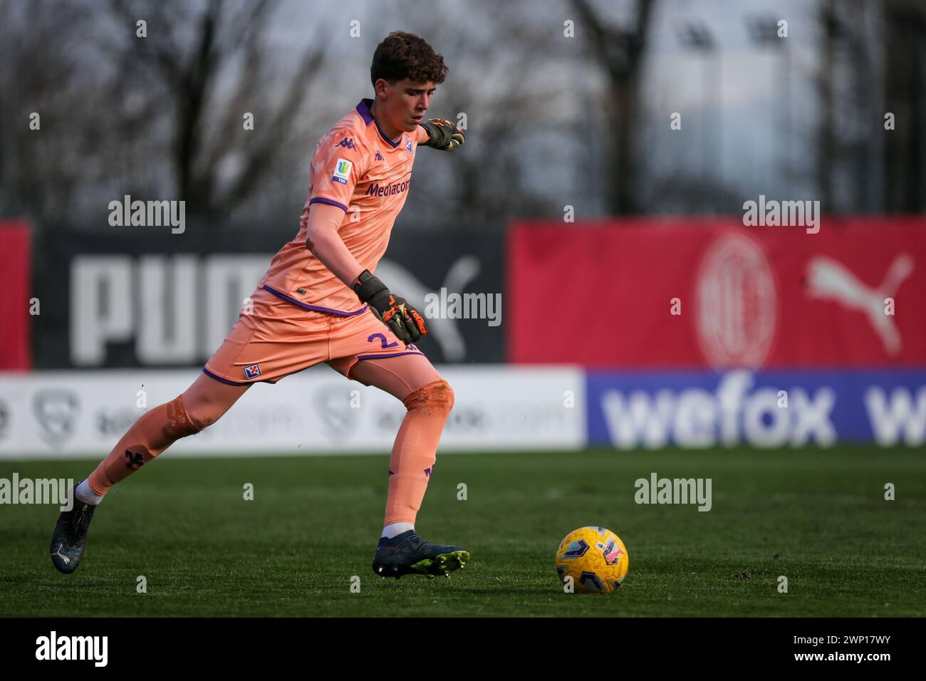 Milan, Italy, 04th March 2024. Leonardelli, Fiorentina goalkeeper,  during the match between Milan and Fiorentina for Primavera 1 Championship at CS V Stock Photo