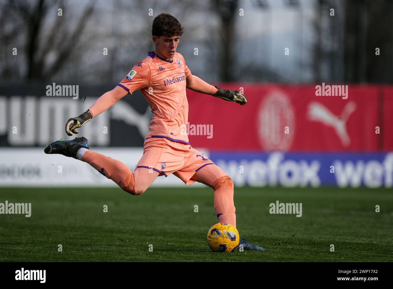 Milan, Italy, 04th March 2024. Leonardelli, Fiorentina goalkeeper,  during the match between Milan and Fiorentina for Primavera 1 Championship at CS V Stock Photo