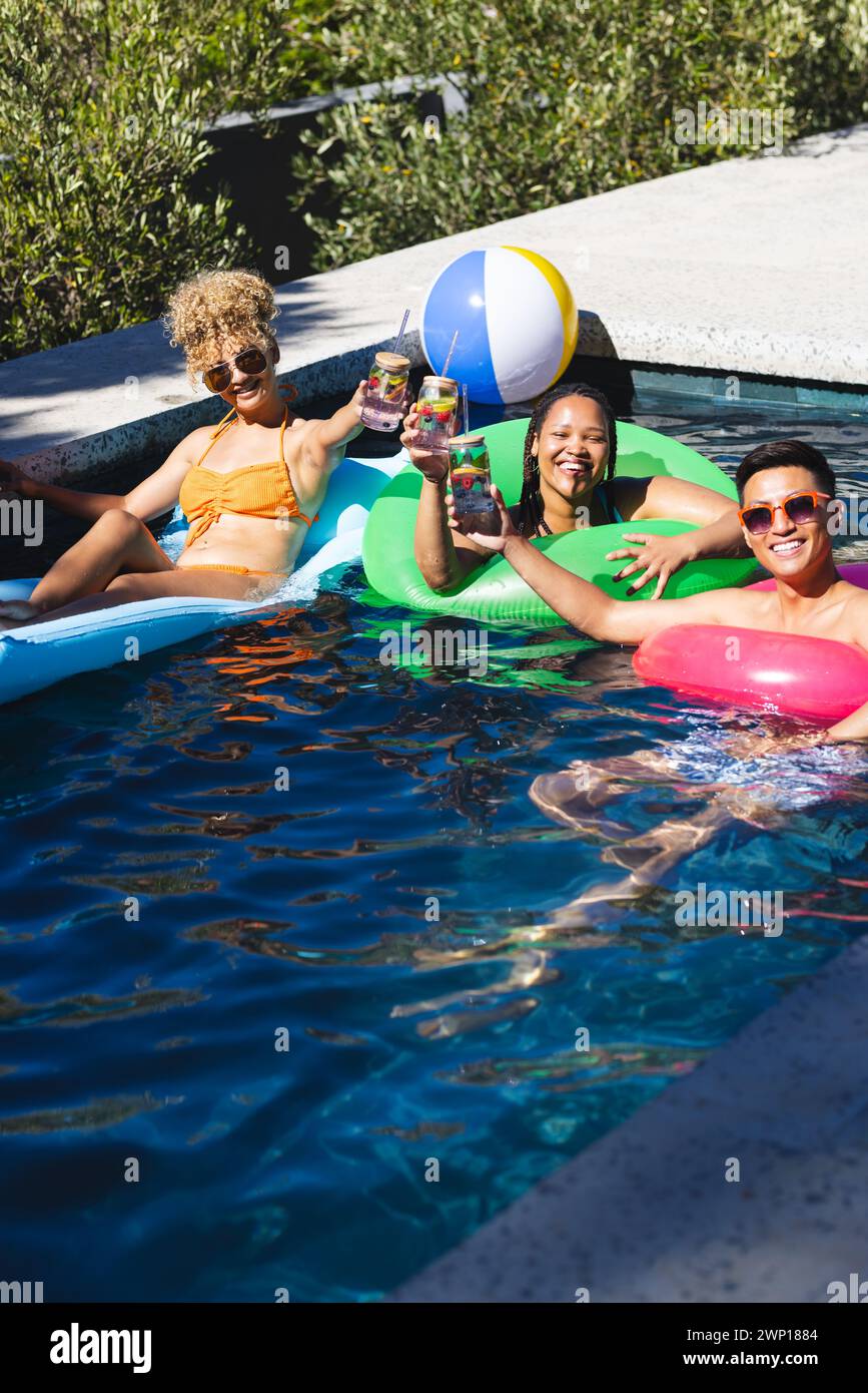 Sunny day by the pool in summer hi-res stock photography and images - Alamy