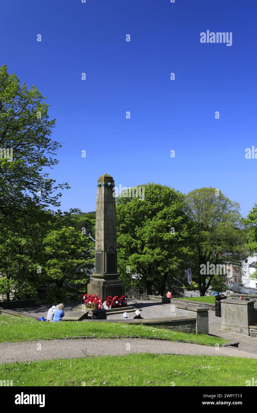 the-war-memorial-in-the-slopes-gardens-spa-town-of-buxton-peak