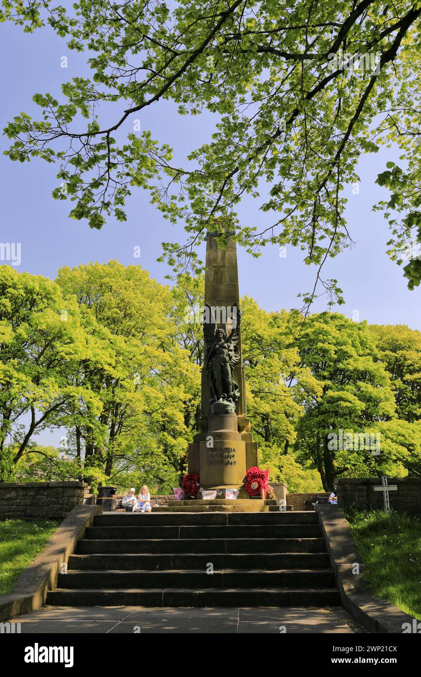 the-war-memorial-in-the-slopes-gardens-spa-town-of-buxton-peak