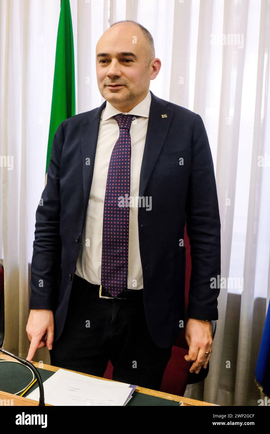 Il neo eletto Presidente Gianluca Vinci FDI alla prima seduta della ...