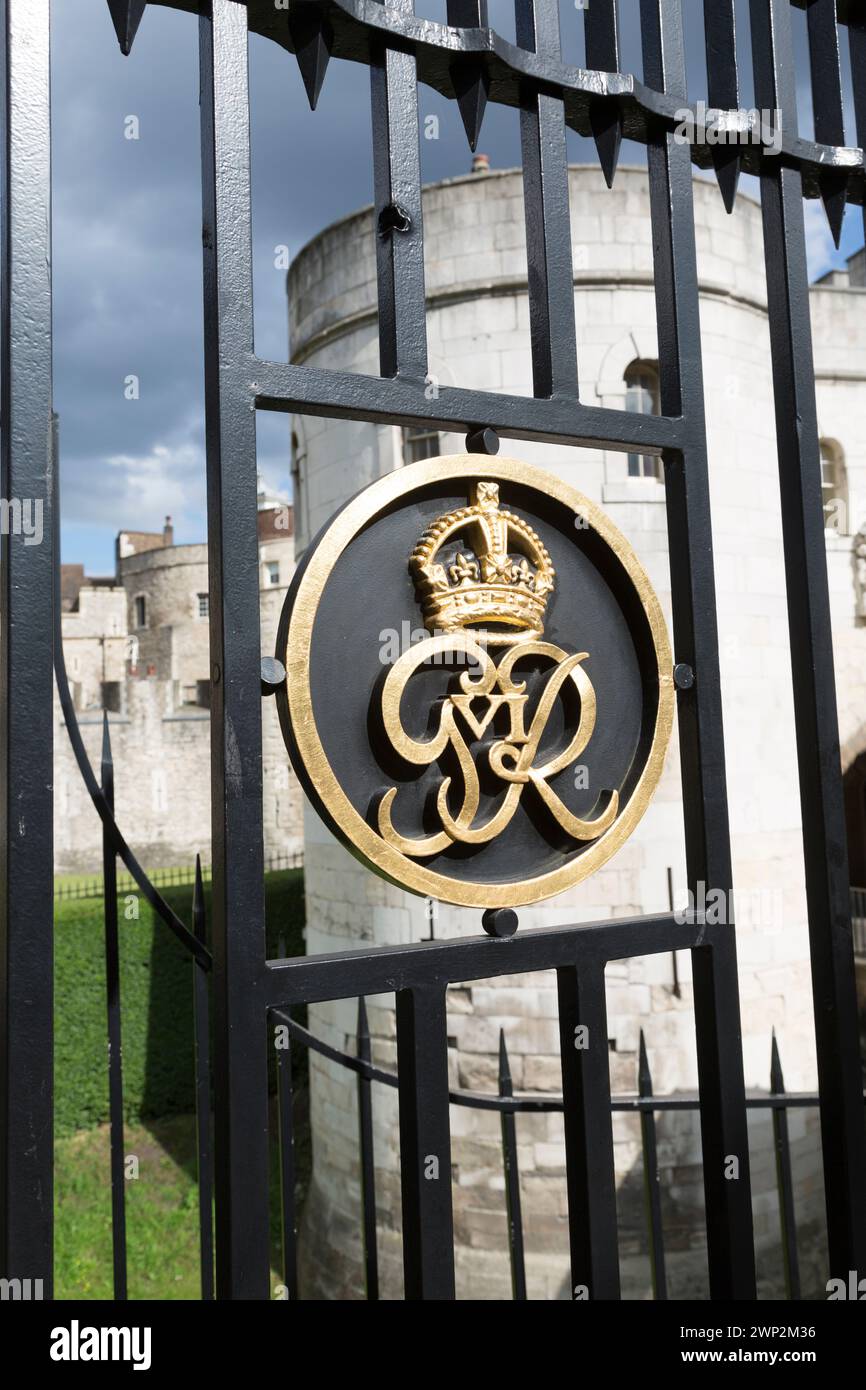 UK, London, ‘GR’ sign on wrought Iron gates at the Tower of London. Stock Photo