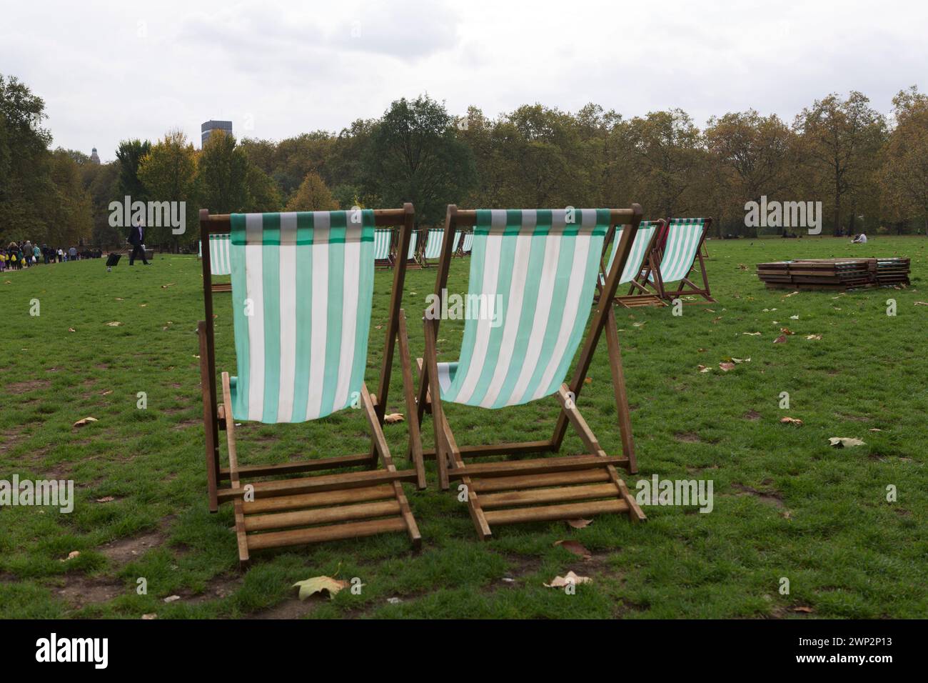 Green park london chairs hi-res stock photography and images - Alamy