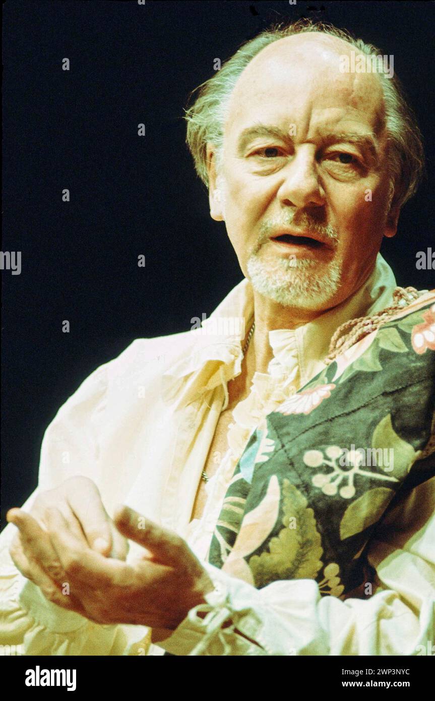 John Gielgud (Shakespeare) in BINGO by Edward Bond at the Royal Court Theatre, London SW1  14/08/1974    design: Hayden Griffin  directors: Jane Howell & John Dove Stock Photo