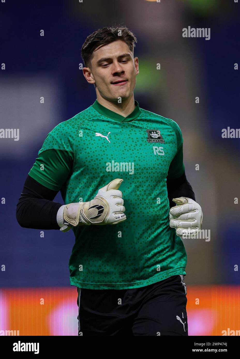 Michael Cooper Of Plymouth Argyle Warming Up During The Sky Bet Championship Match Sheffield 