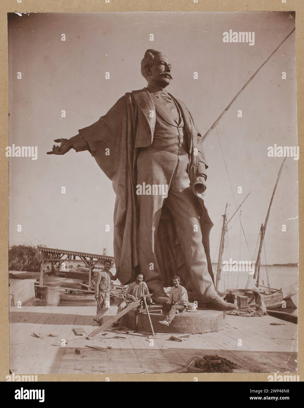 Ferdinand de Lesseps (1805-1894), D Emmanuel Frémiet (1824-1910), prepared for the position on the pedestal of the monument in the Port of Saida in Egypt-photography of the river on the port water;  1899 (1899-00-00-1899-00-00);Egypt, Frémiet, Emmanuel (1824-1910)-reproduction, genius, Mieczysław (1853-1920)-collection, Sueski channel, Lesseps, Ferdinand DE (1805-1894), Lesseps, Ferdinand DE (1805-1894)-iconography, port Said (Egypt), Gift (provenance), monuments, ports, sculptors' studios, sculpture (artist), French sculpture Stock Photo