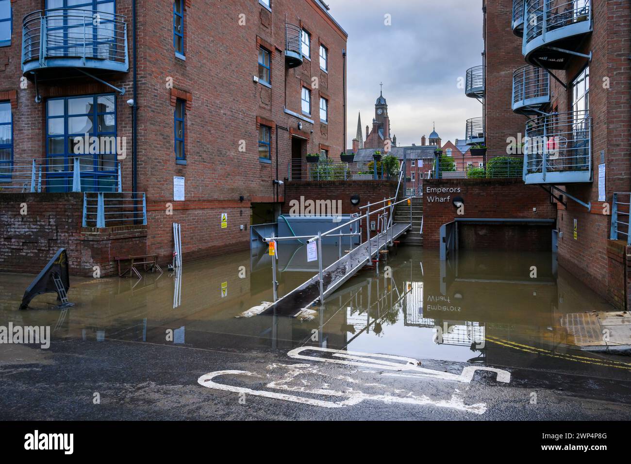 River Ouse Burst Its Banks After Heavy Rain Riverside Properties And High Flood Water Raised 8816