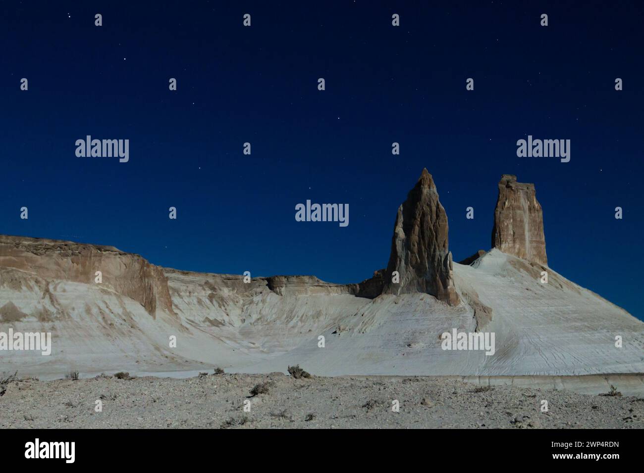 Night scene with the rock pinnacles of Bozzhira valley, Kazakhstan ...