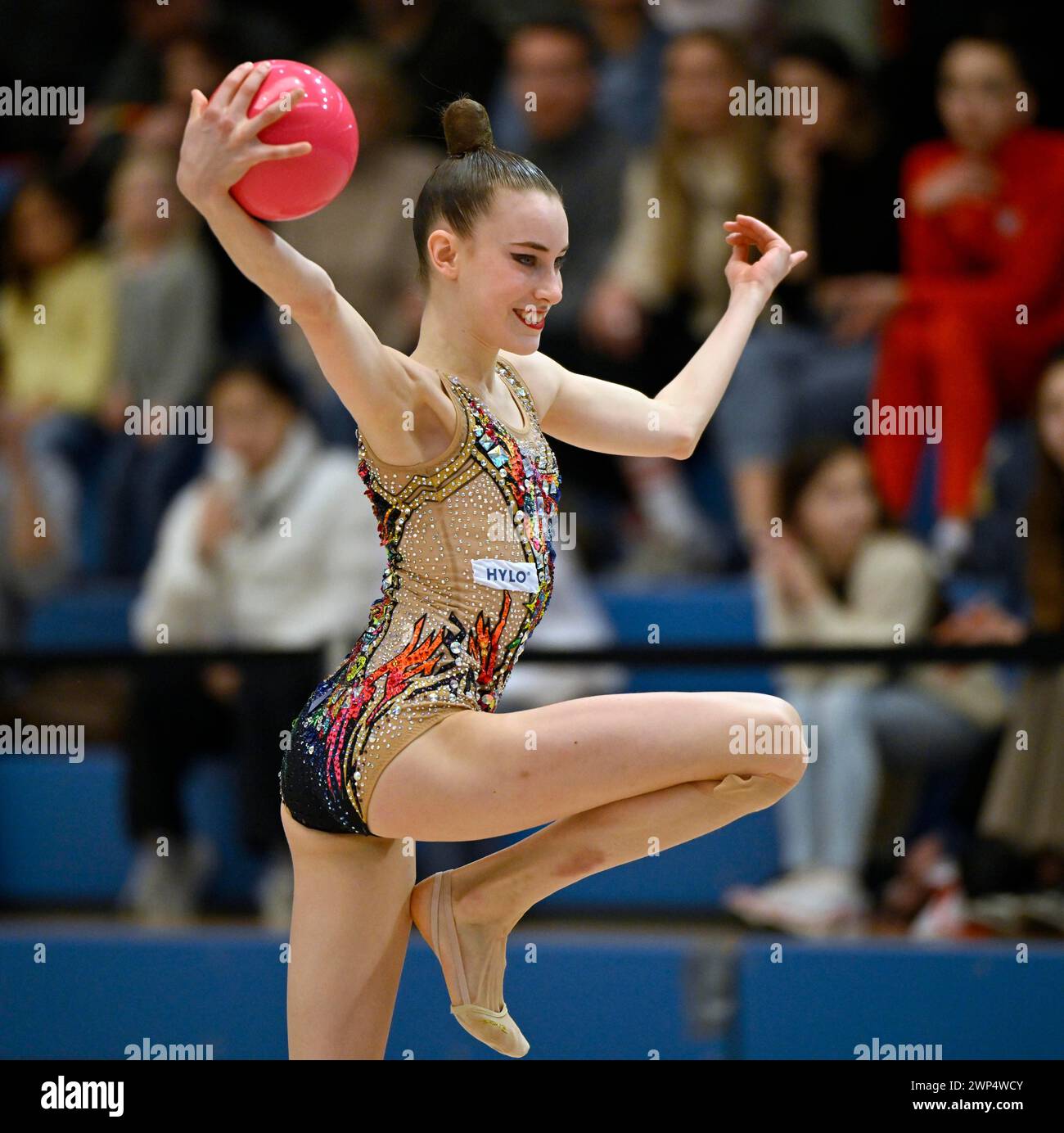 World champion Darja Varfolomeev (GER), action, ball, rhythmic gymnastics, RSG, Schmiden