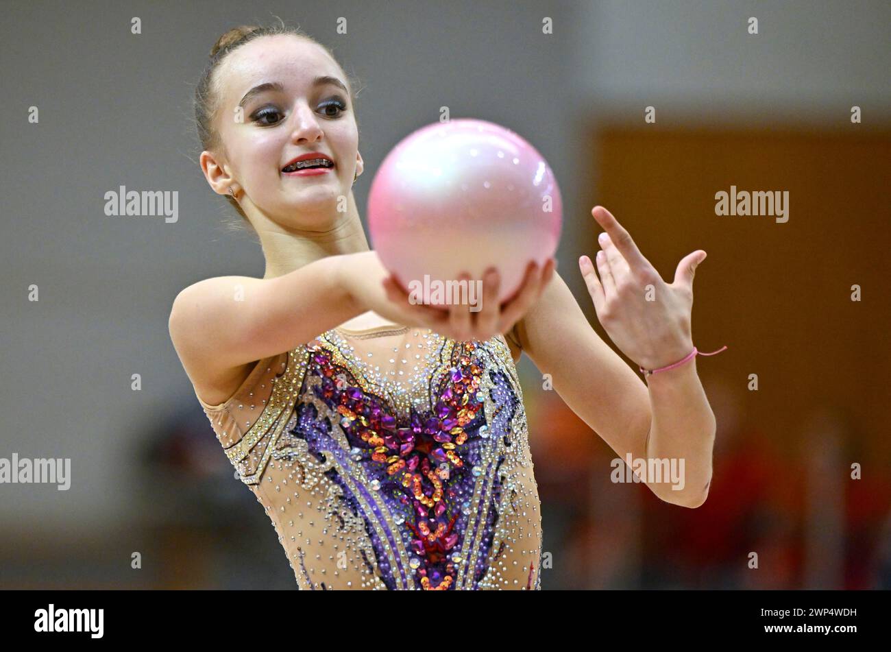 Rhythmic gymnastics 2024 hi-res stock photography and images - Alamy