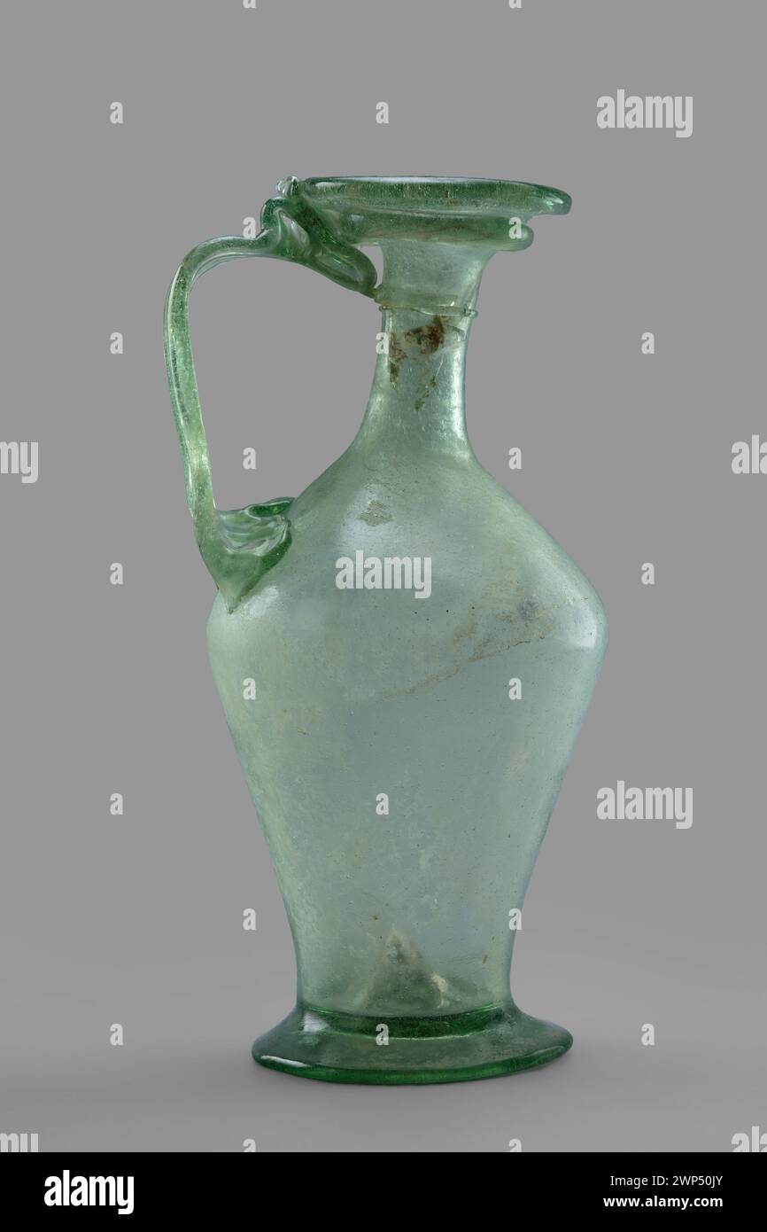 This 4th century roman ceramic container hi-res stock photography and ...
