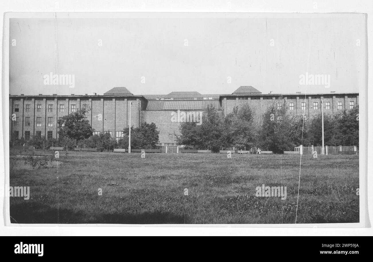 Warsaw. National Museum. View from the park 'Na KSI  in Romanowski, Henryk (1915-1984); early 1950s (1950-00-00-1955-00-00);National Museum in Warsaw, at the prince - Park - Warsaw, Warsaw (Masovian Voivodeship), architecture, Polish architecture, museum, park Stock Photo