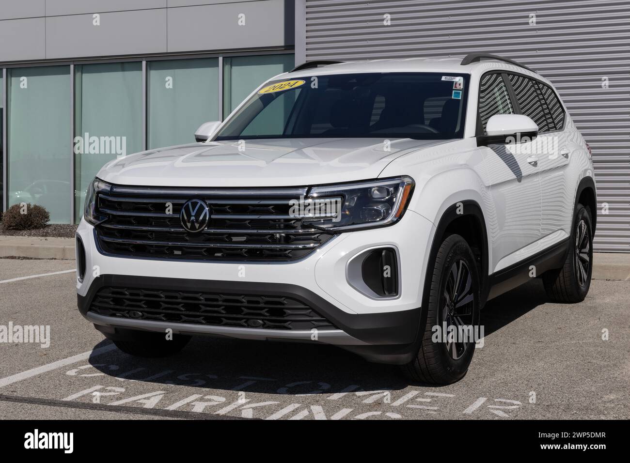 Noblesville february 3 2024 volkswagen atlas se display at a