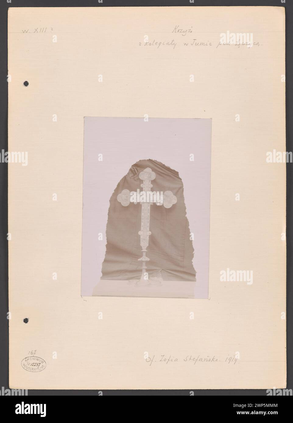 General view of the reverse side of a cross from the end of the tuma, documenting its design and craftsmanship before 1919. Stock Photo
