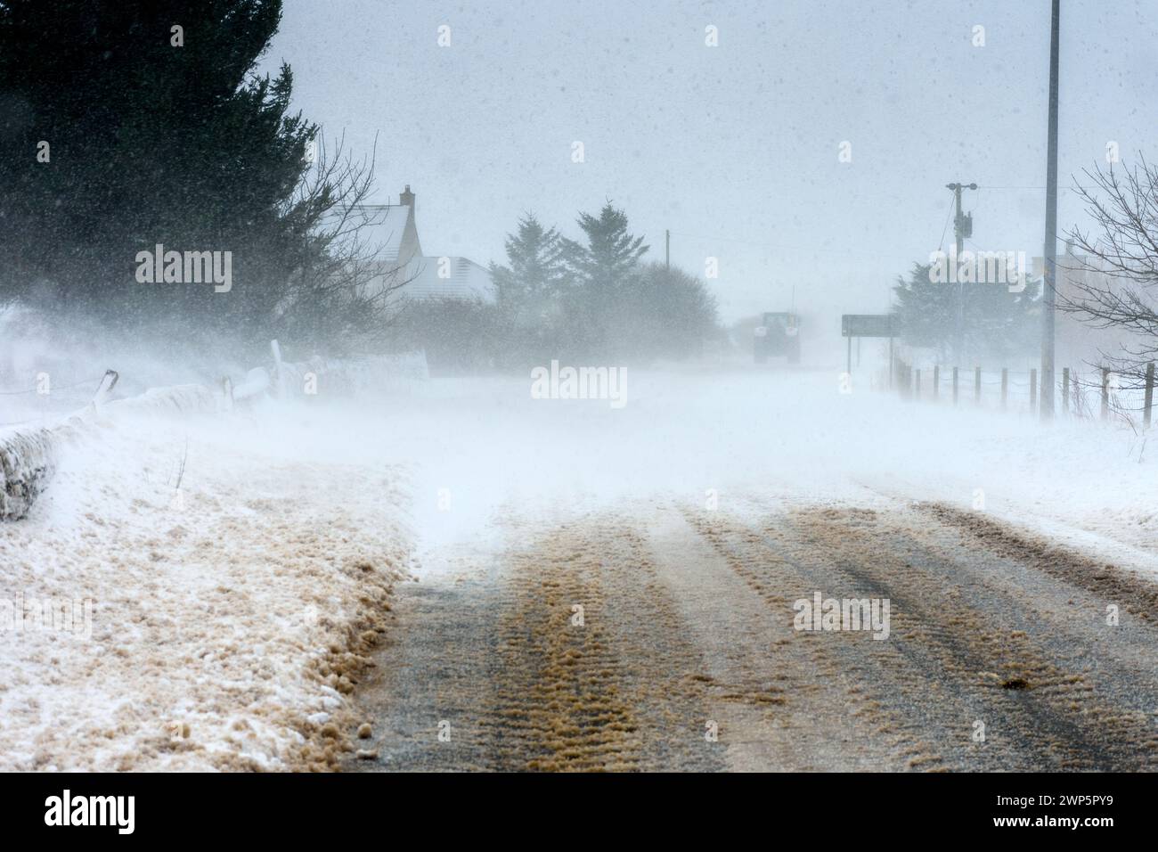 Snow drift road hi-res stock photography and images - Alamy Snow drift road hi-res stock photography and images - Alamy