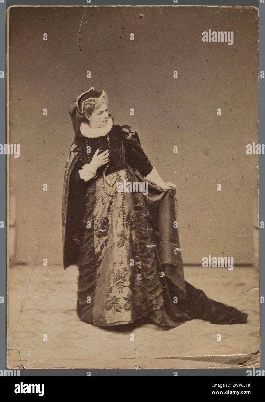 Portrait of Helena Modrzejewska (1840-1909) as a title in the tragedy of Friedrich Schiller 'Maria Stuart' (premiere at the Grand Theater in Warsaw on October 21, 1868) (watched the whole character); Mieczkowski, Jan (1830-1889); around 1868 (1868-00-00-1875-00-00);Modrzejewska, Helena (1840-1909), Modrzejewska, Helena (1840-1909)-iconography, Rajchman, Aleksander (1855-1915)-collection, Schiller, Friedrich (1759-1805). Maria Stuart, actors, theater costumes, portraits, women's portraits, theater (artist) Stock Photo