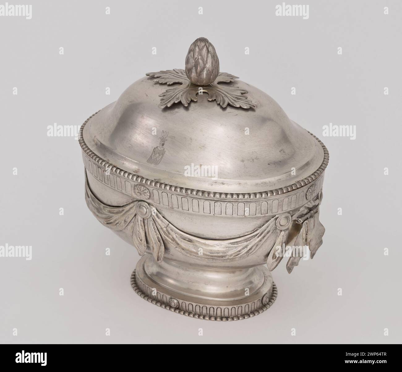 Soup vase; Stanecki, Szymon (1746-1813); 1790-1795 (1790-00-00-1795-00-00); Stock Photo