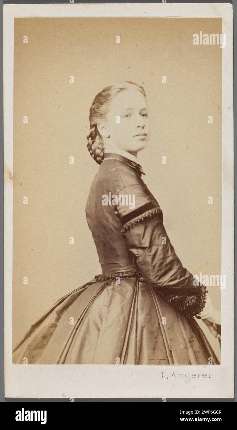 Portrait of Leonia Dobrzenie from Potocki (1843-1887); Angrer, Ludwig (1827-1879); around 1865 (1864-00-00-1870-00-00);Album of the Karnkowski family, Dobrzańska, Leonia (1843-1887), Przewłocki, Janusz (1927-2007)-collection, photo albums, female portraits, purchase (provenance) Stock Photo