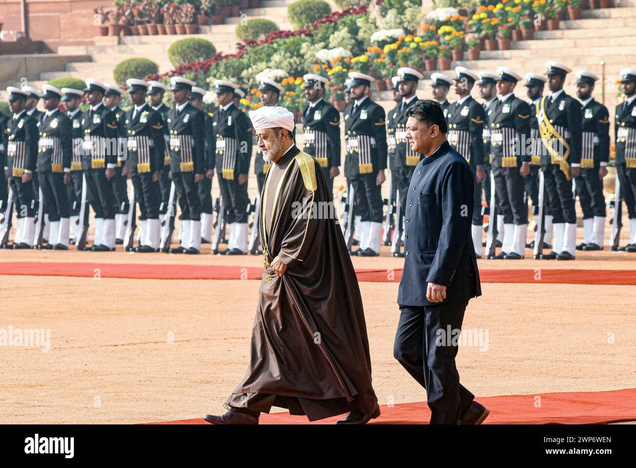 India - Sultanate of Oman state visit The Sultan Haitham bin Tarik of Sultanate of Oman inspects a guard of honour from Indian military during a ceremonial reception in the forecourt of the Presidential Palace in New Delhi on Saturday, December 16, 2023. New Delhi Delhi India Copyright: xSondeepxShankarx Stock Photo