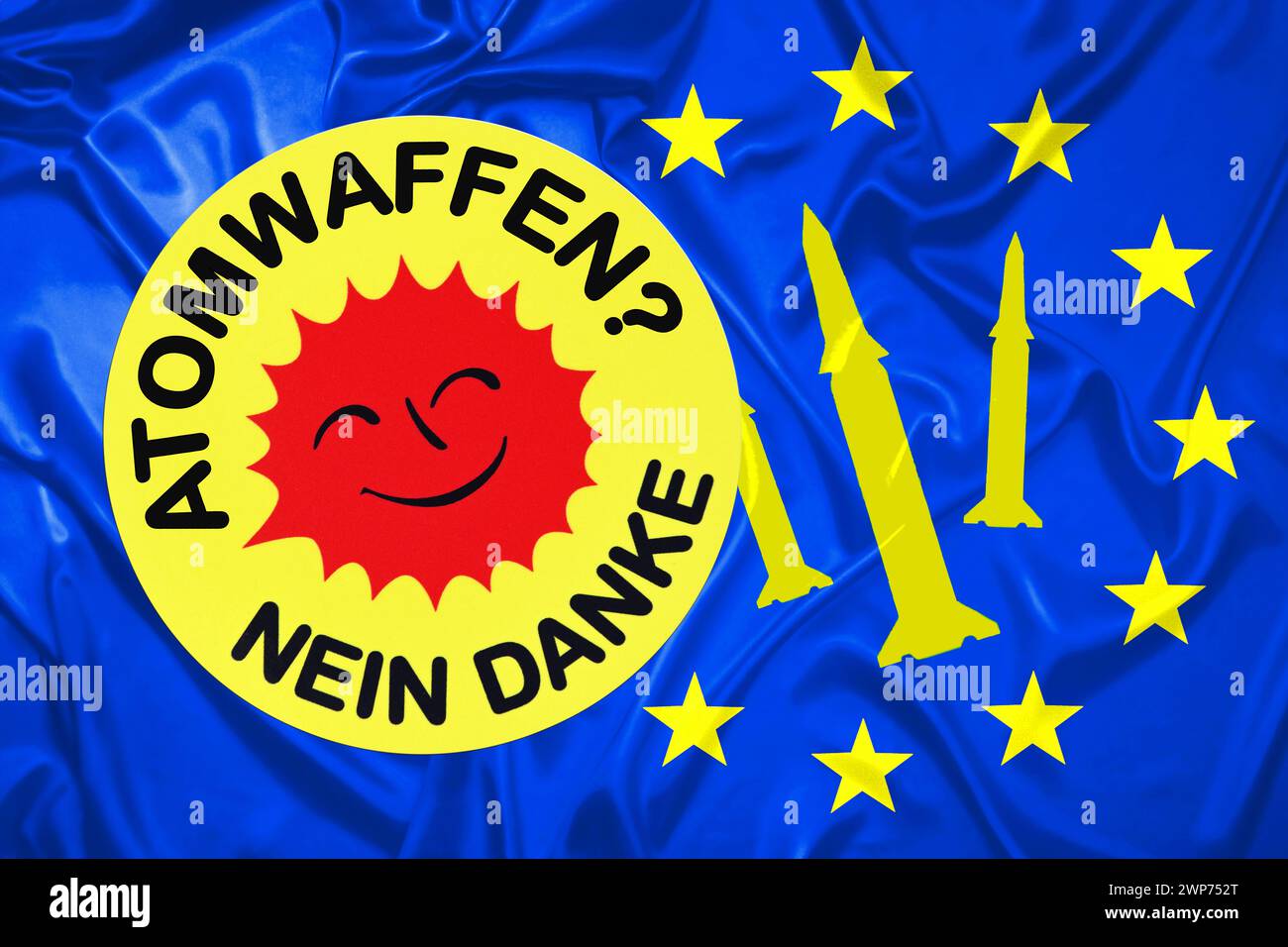 FOTOMONTAGE, Aufkleber mit Aufschrift Atomwaffen? - Nein danke auf EU-Fahne Stock Photo