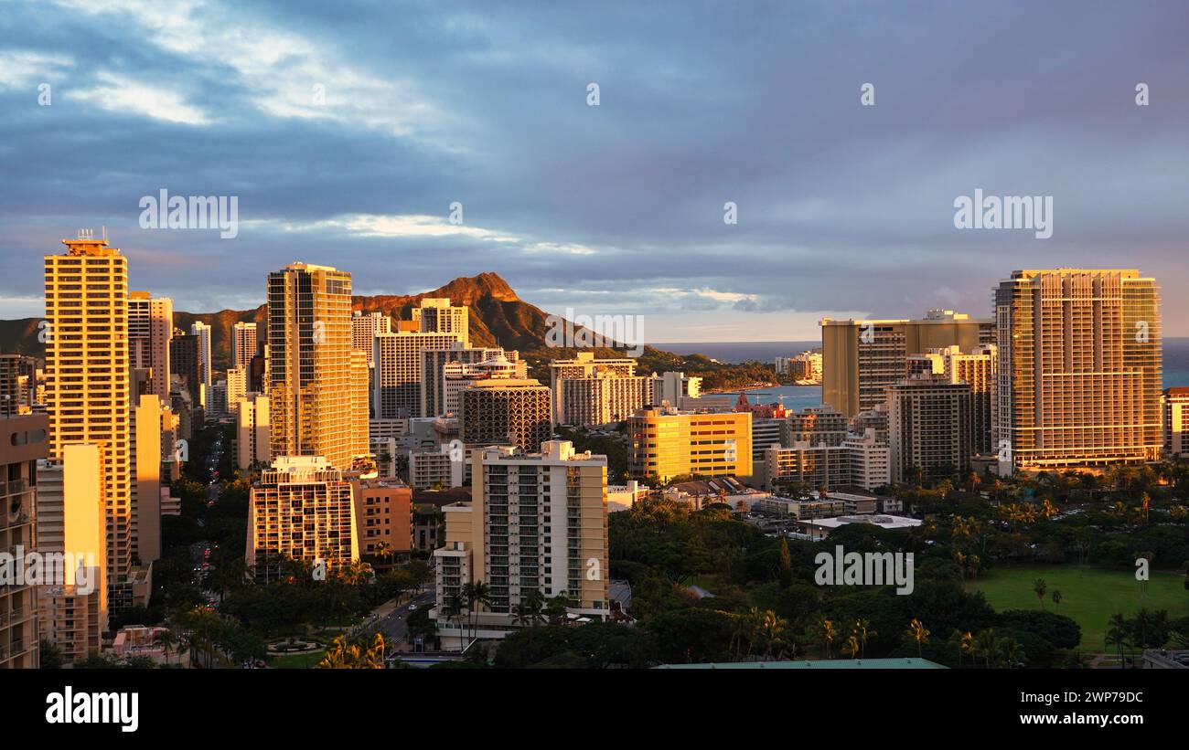 Diamond head hawaii hi-res stock photography and images - Alamy