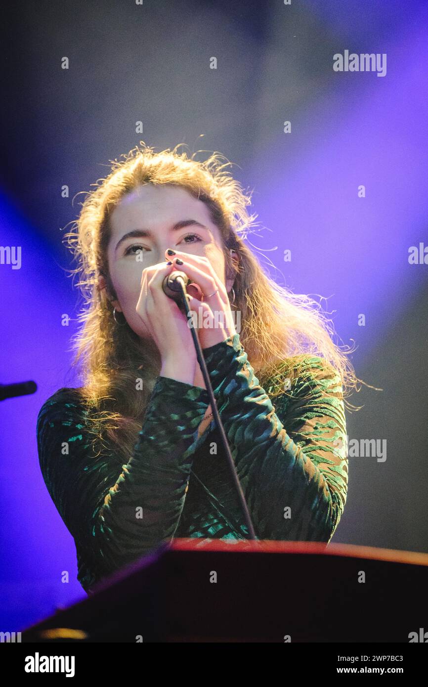 Bern, Switzerland. 05th Mar, 2024. The German indie pop band The Late Summers performs a live concert at Bierhübeli in Bern. Here singer and musician Hannah Weidlich is seen live on stage. (Photo Credit: Gonzales Photo/Alamy Live News Stock Photo
