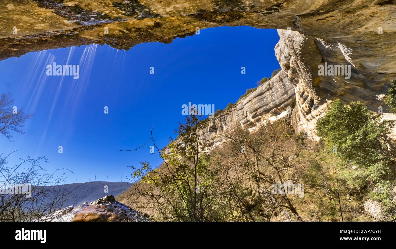 De la Mea Waterfall, Ravine of the Mea, Puentedey, Las Merindades, Burgos, Cantabrian Mountains, Castilla y León, Spain, Europe Stock Photo