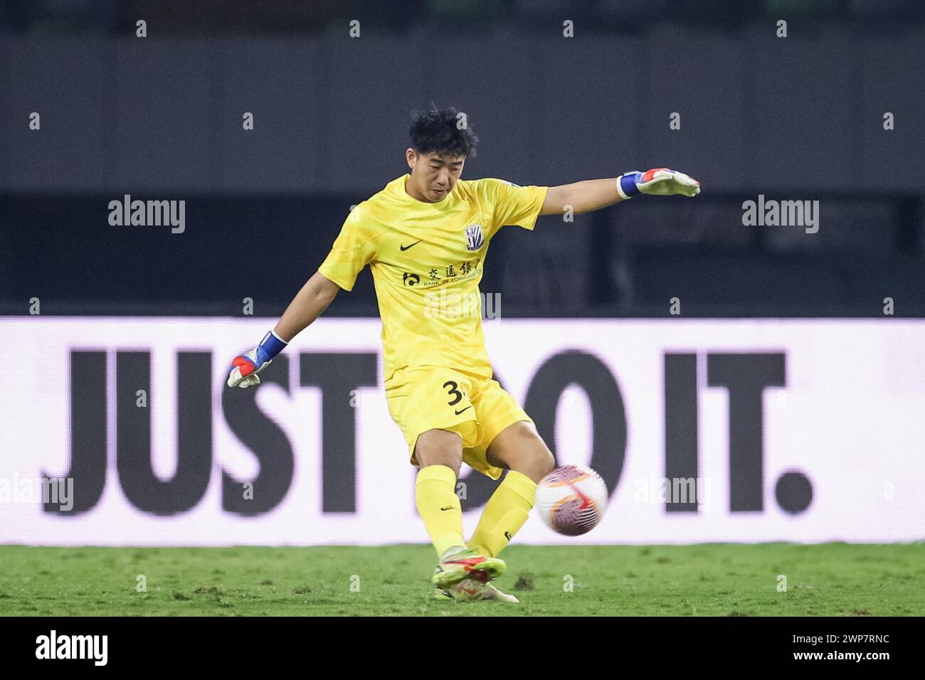 Shanghai Shenhua Football Club defeated Meizhou Hakka Football Club