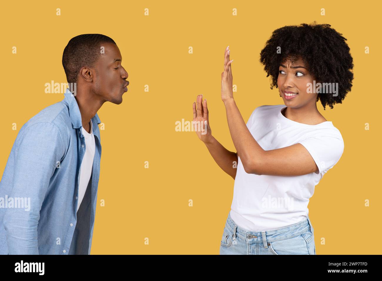 Man hand kiss woman hi-res stock photography and images - Alamy