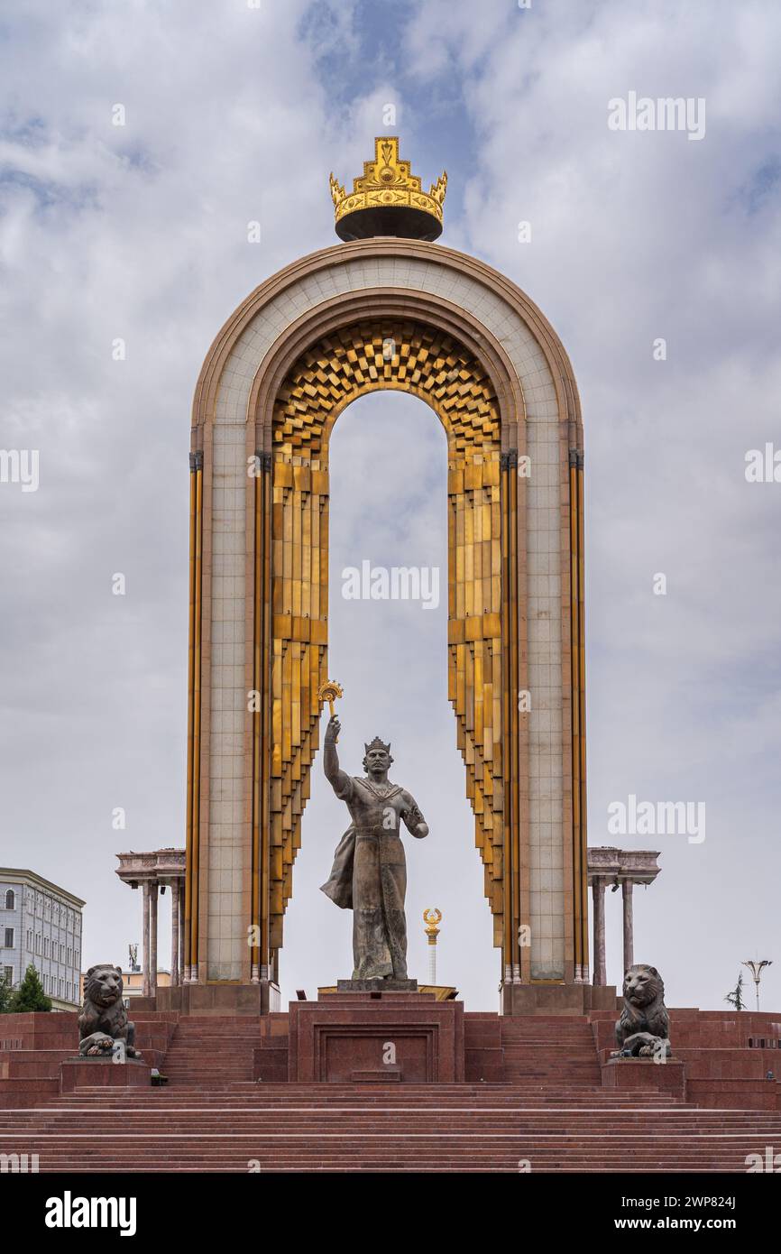 Dushanbe, Tajikistan - 08 24 2022 : Vertical view of the monument to national hero Ismoil Somoni or Ismail Samani on Dousti or Friendship square Stock Photo