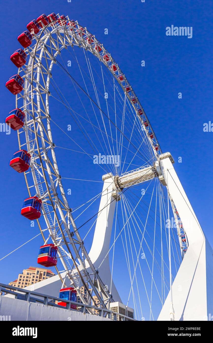Giant Tianjin Eye ferris wheel in the center of Tianjin, China Stock Photo
