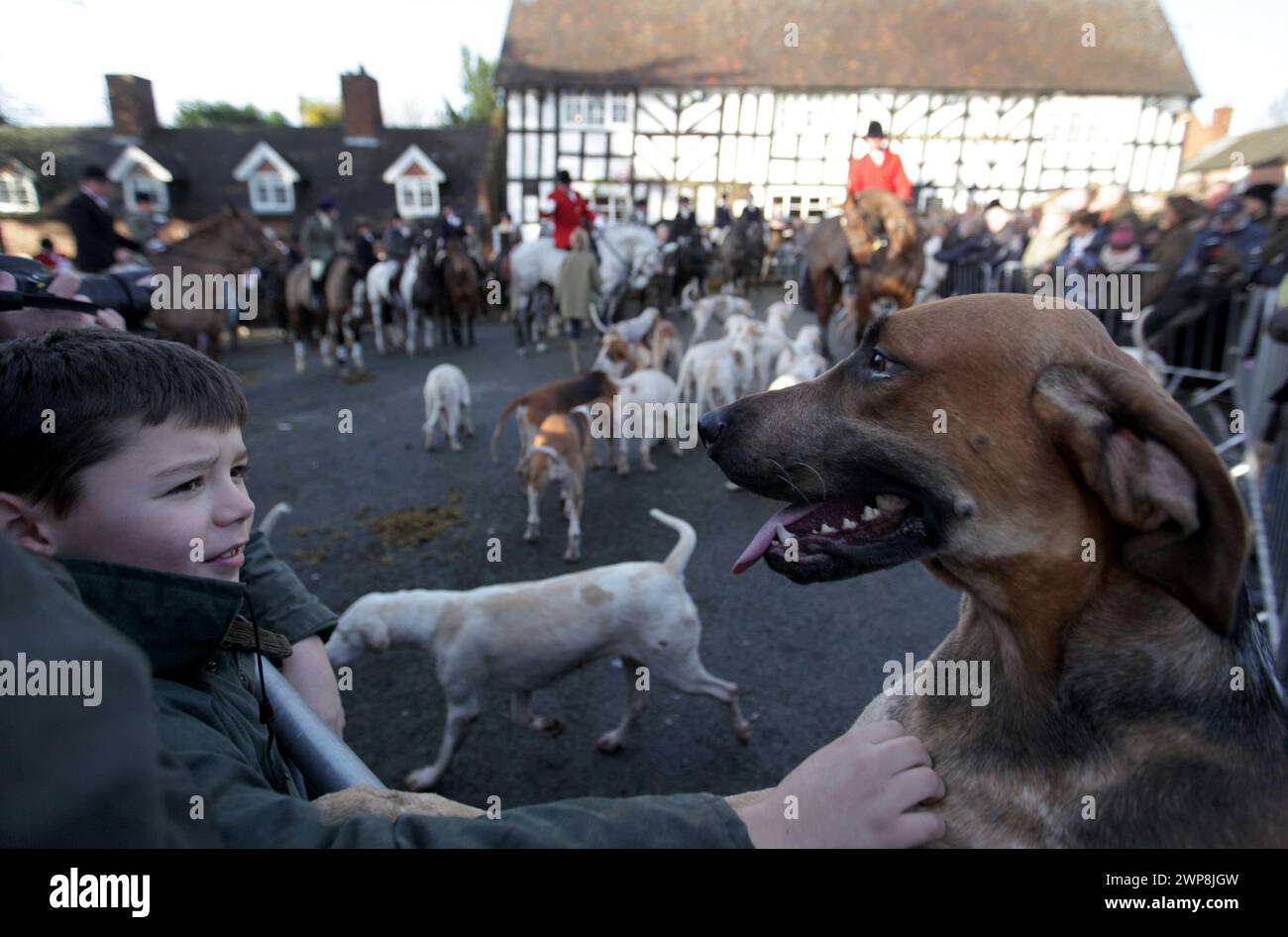 26/12/12   The Meynell and South Staffordshire Hunt gather for their Boxing Day hunt in Abbots Bromley, Staffordshire. All Rights Reserved - F Stop Pr Stock Photo