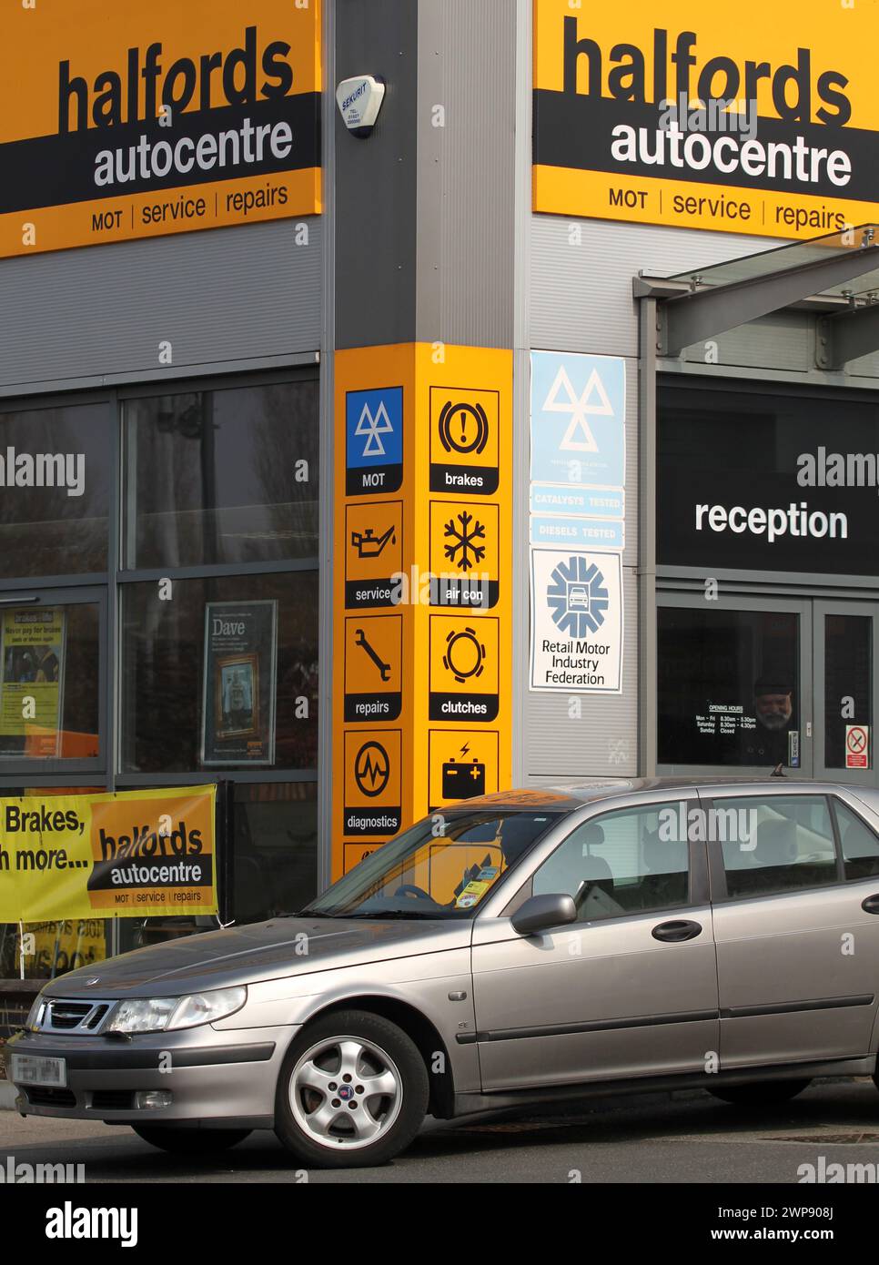 Halfords paisley bikes hotsell