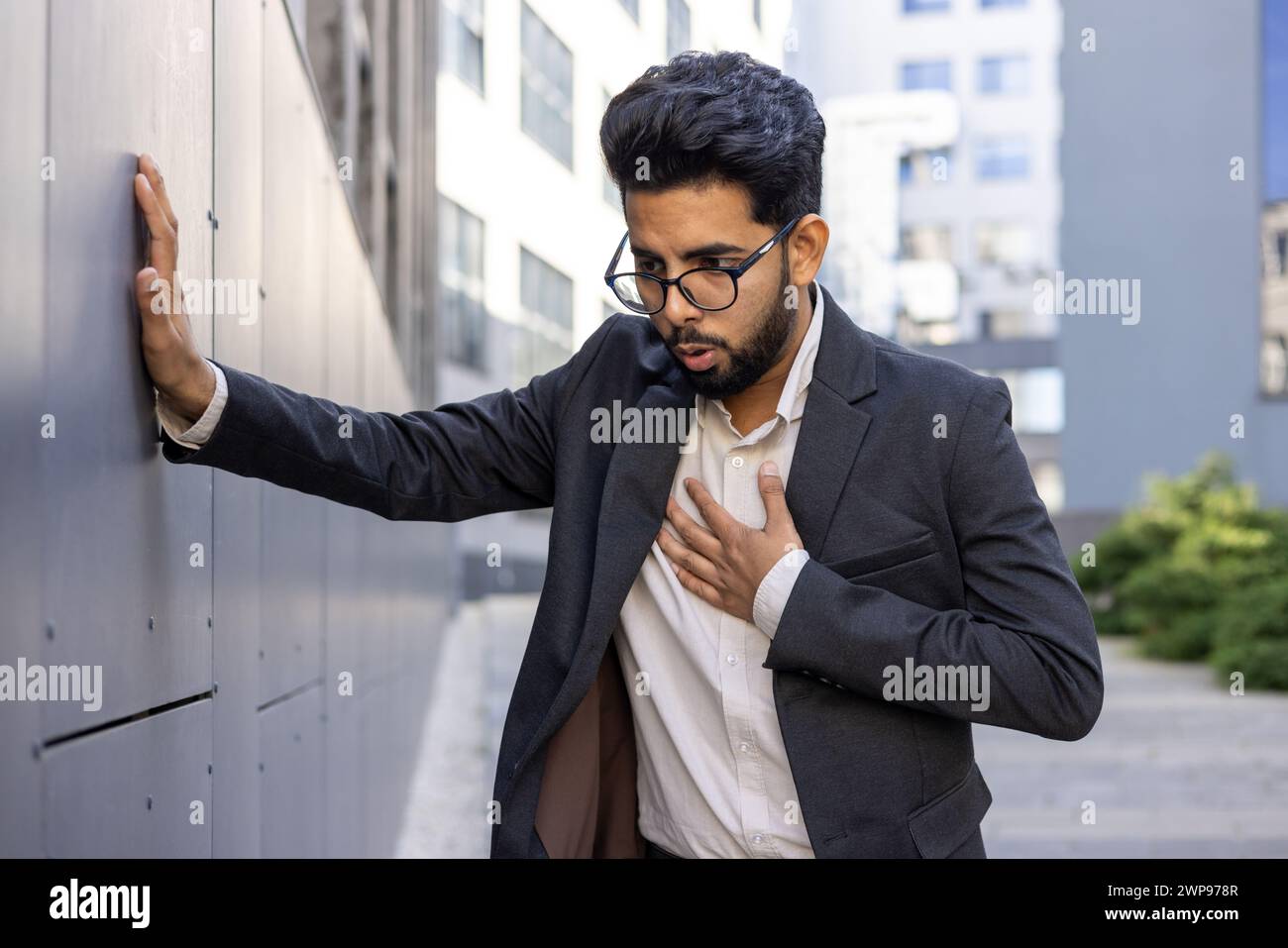 Pause In Wall Reflective pause hi-res stock photography and images - Alamy