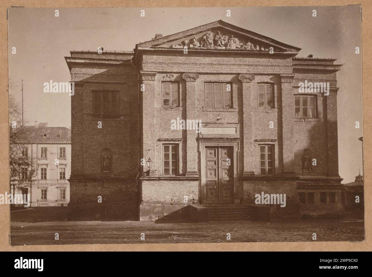 Warsaw. University. The building of the former school - general view; Bu Hak, Jan (1876-1950); 1920 (1920-00-00-1920-00-00); Stock Photo