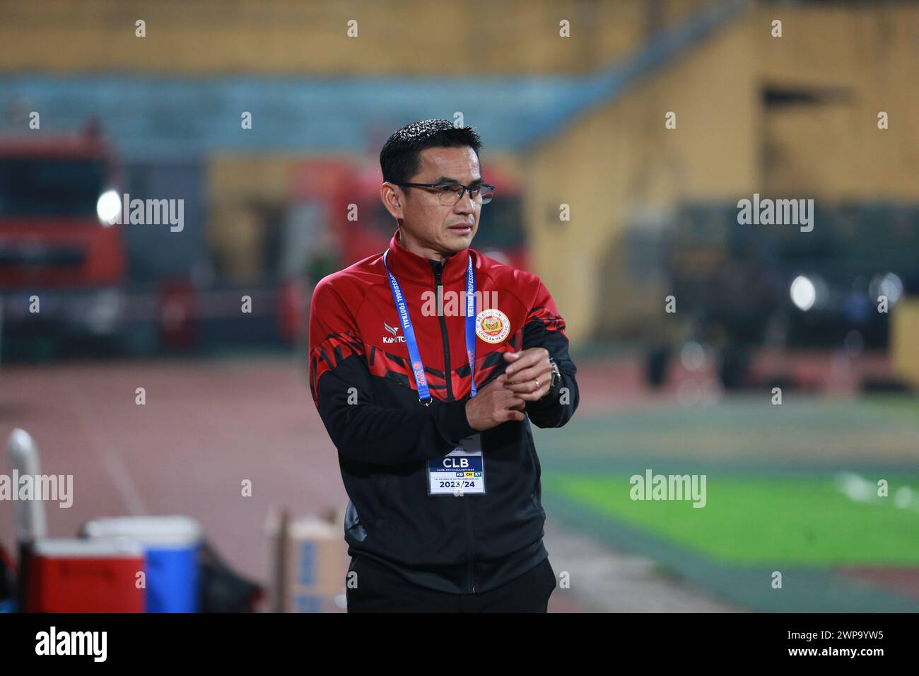 Coach Kiatisuk Senamuang at the match between Cong an Ha Noi FC and Hong Linh Ha Tinh FC in round 12 of vleague1 (2023-2024). Stock Photo