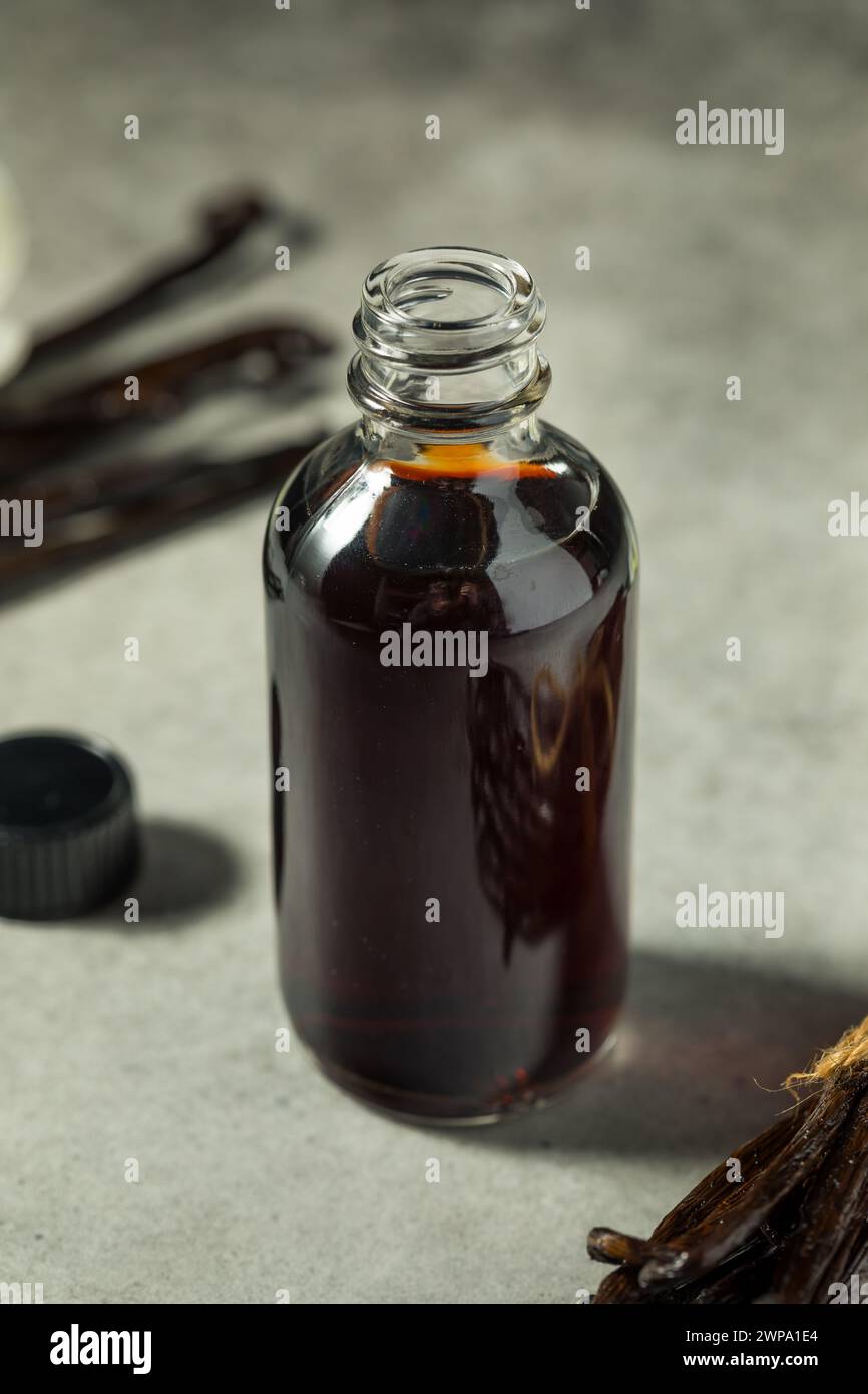 Vanilla extract bottle hi-res stock photography and images - Alamy