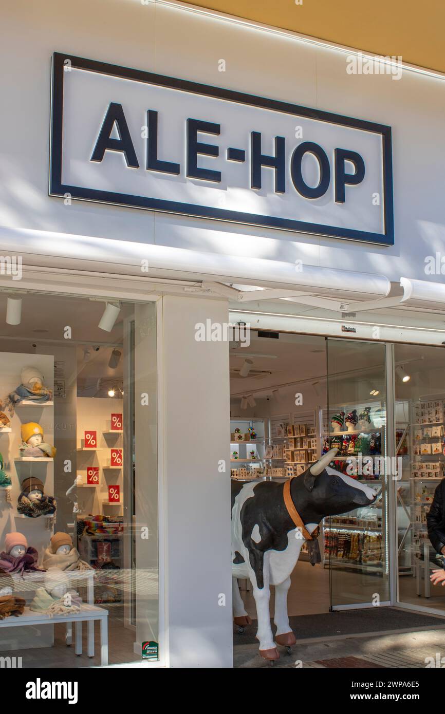 Platja d'Aro, La Costa Brava, Catalunya, Spain. 01 07 2024. Entrance and showcase of the famous Ale-Hop store Stock Photo