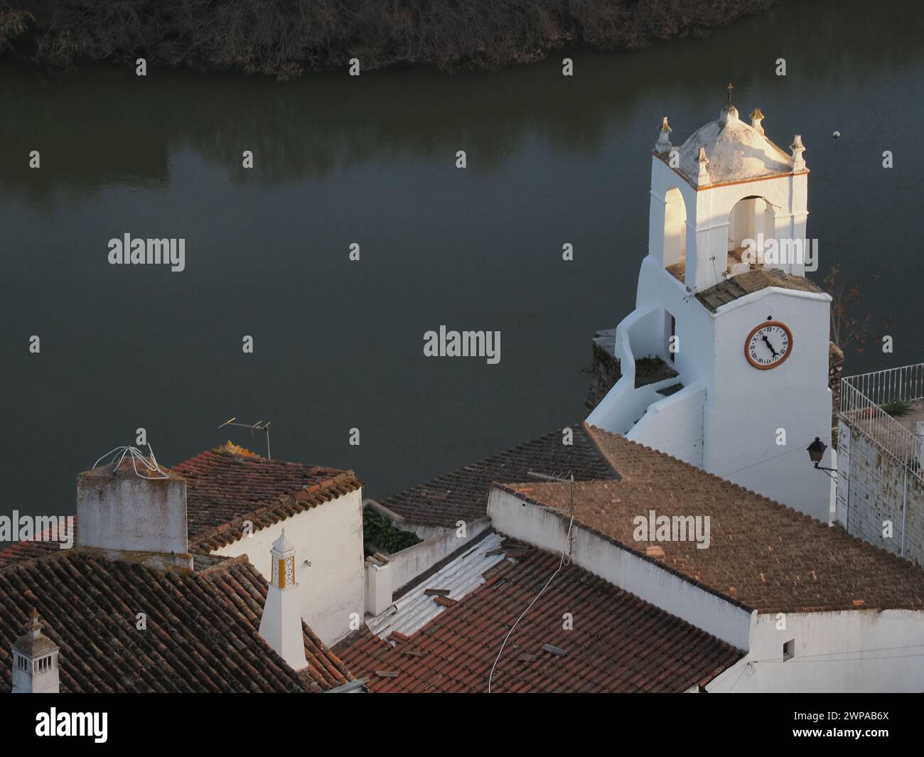Torre do Relógio, uno de los monumentos del municipio de Mértola, en el Alentejo, Portugal Stock Photo