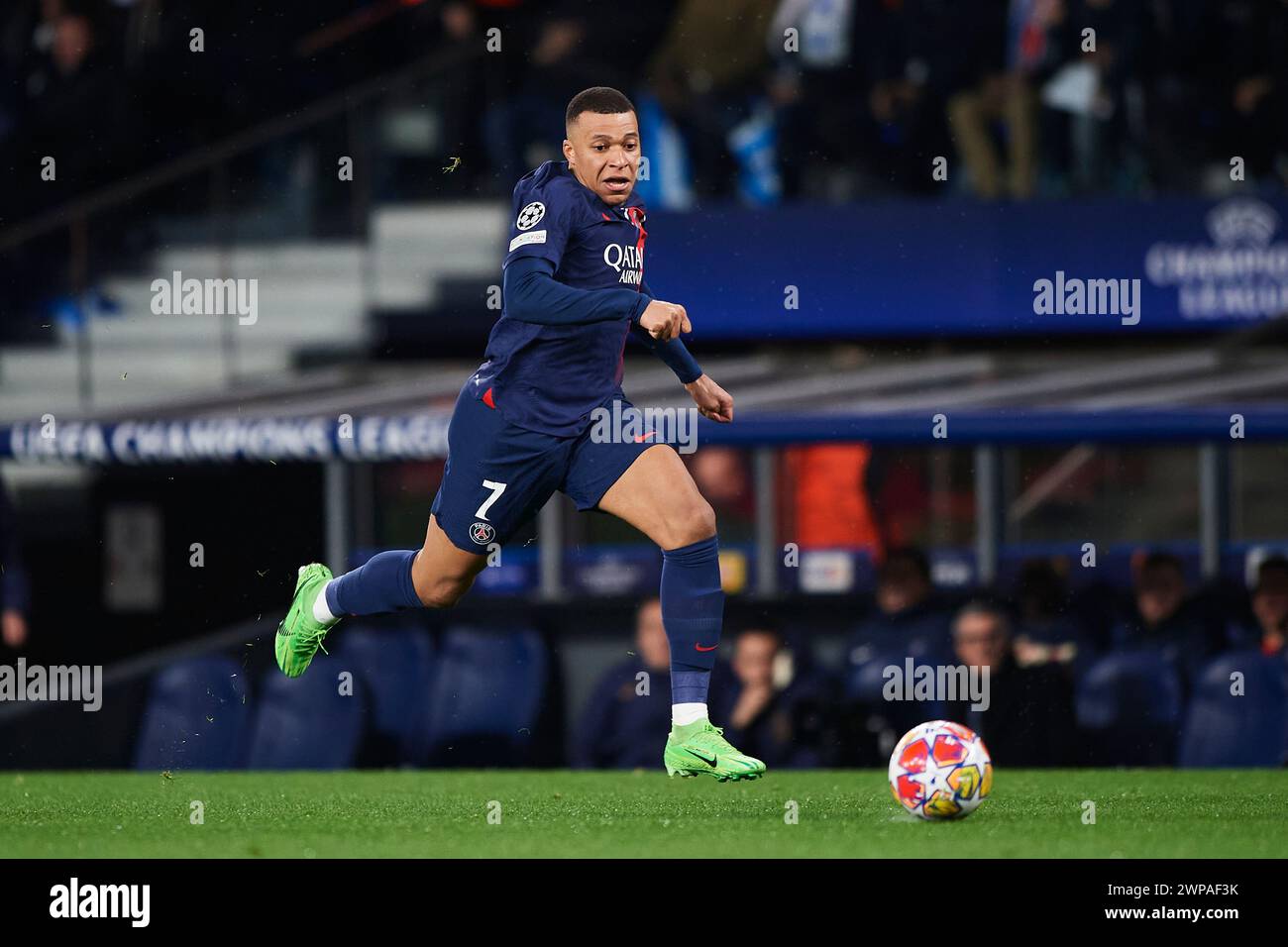 Kylian mbappe paris saint germain hi-res stock photography and images ...