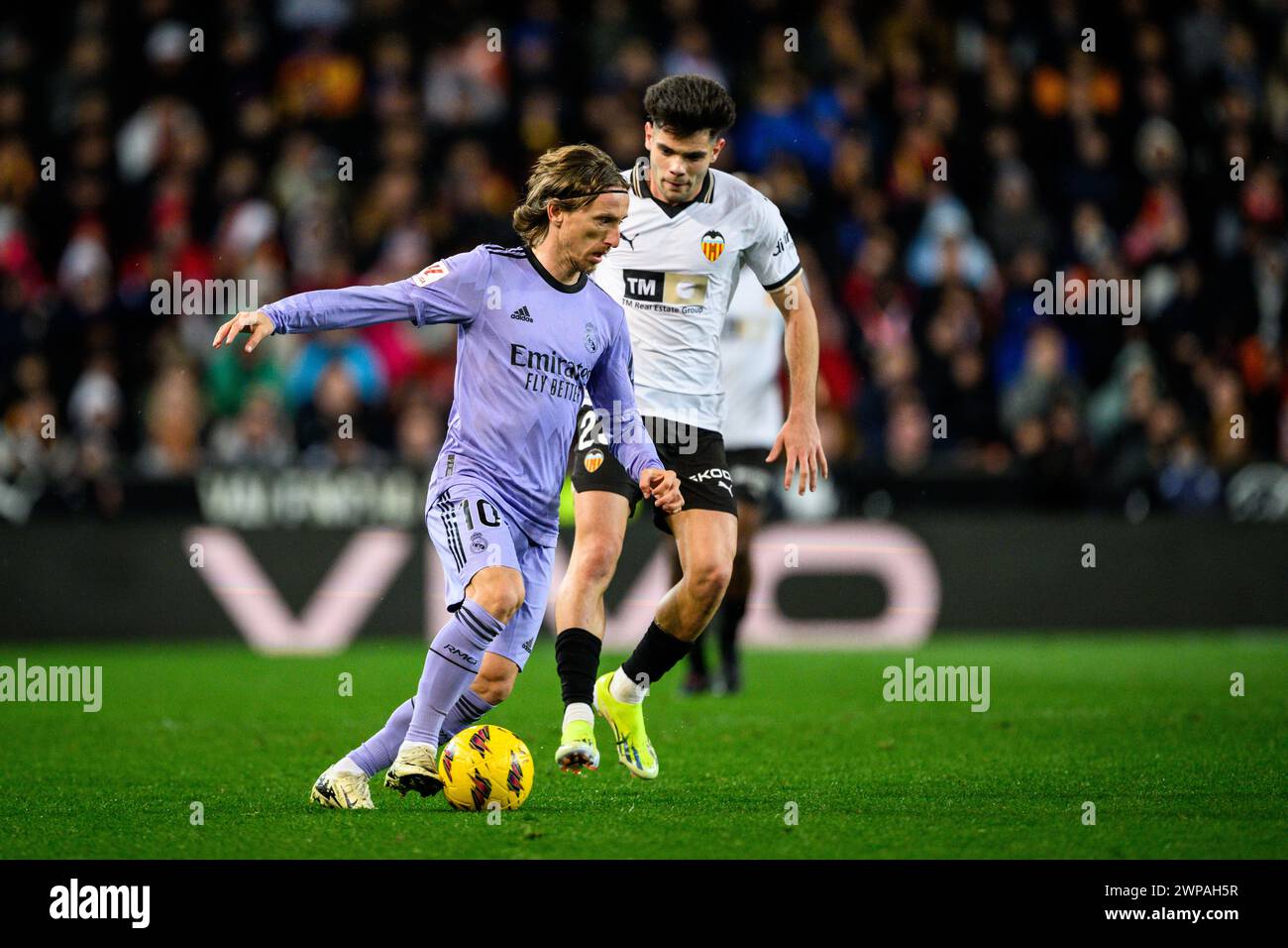 Real Madrid's Croatian player Luka Modric during the match against Valencia Club de Futbol in Mestalla, Valencia, Spain. Stock Photo