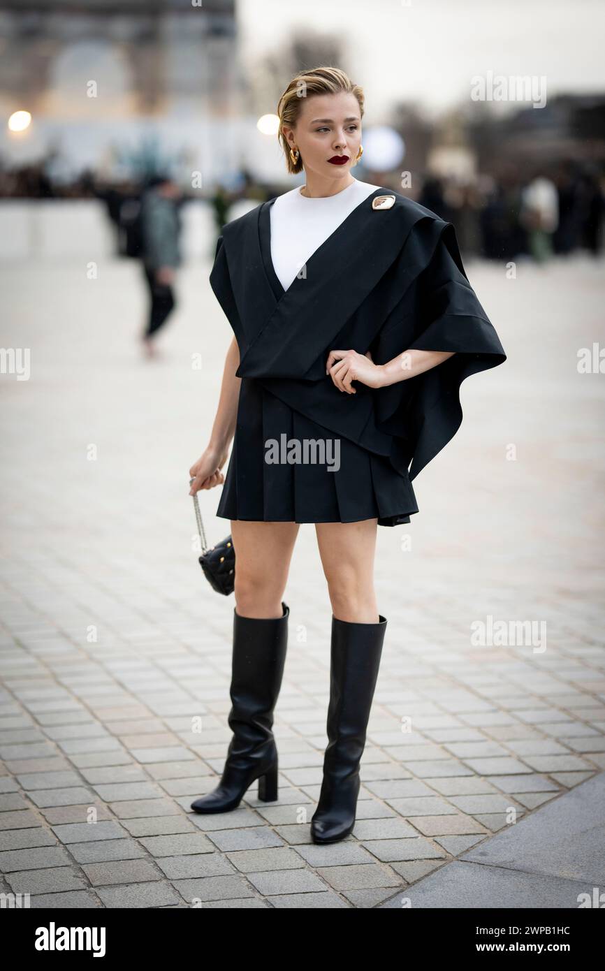 Chloe Grace Moretz arrives for the Louis Vuitton Fall/Winter 20242025
