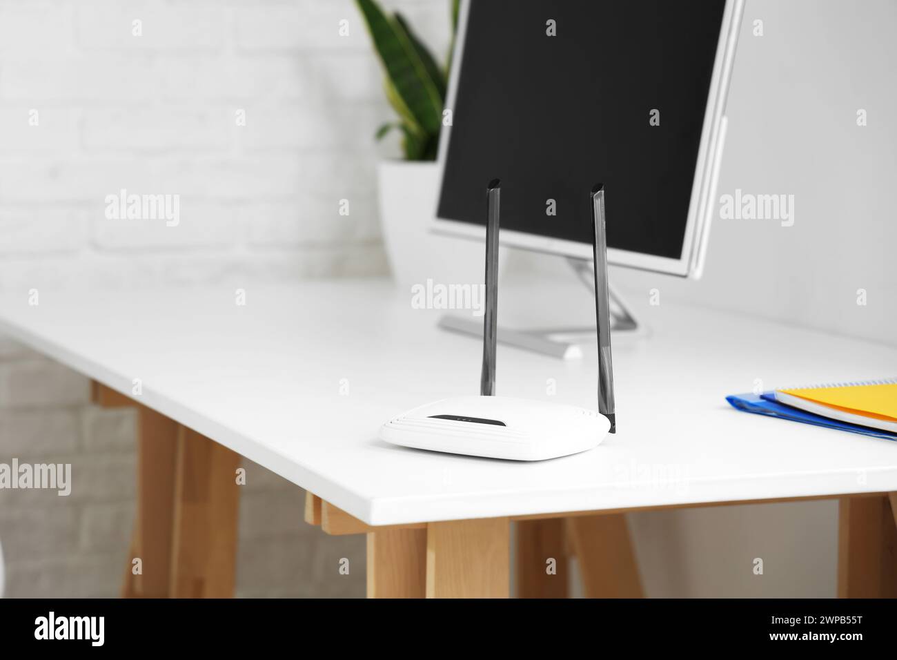 Modem and router on desk hi-res stock photography and images - Alamy