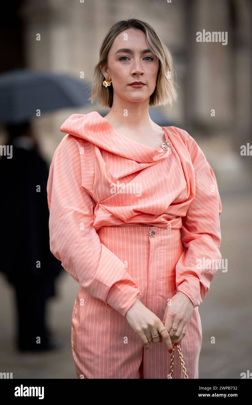 Saoirse Ronan arrives for the Louis Vuitton Fall/Winter 20242025 ready