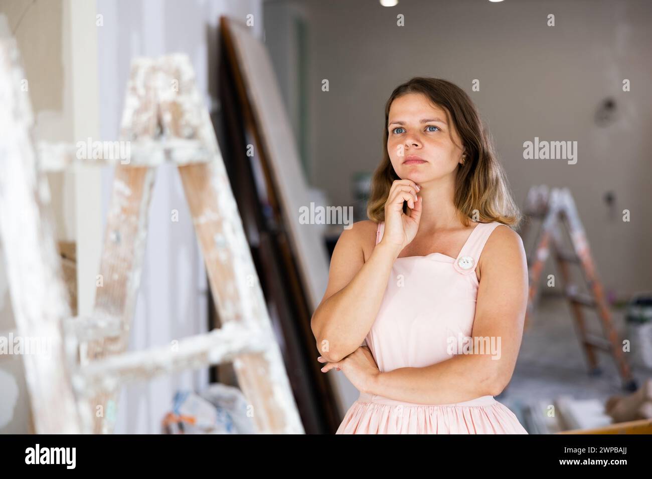 Woman thoughful sad hi-res stock photography and images - Alamy